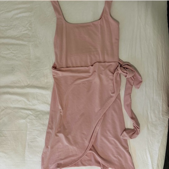 Wilfred Dresses & Skirts - Wilfred Blush Pink Garment